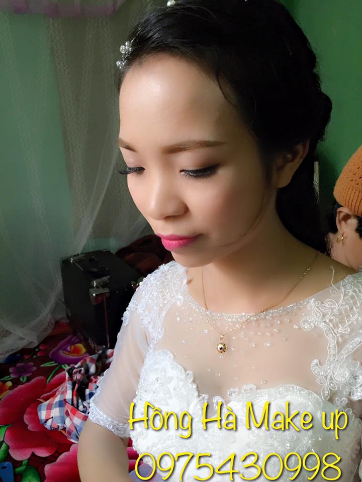 Trang điểm make up cô dâu, dự tiệc, ngoại cảnh tại nhà Nghệ An Trang điểm make up cô dâu, dự tiệc, ngoại cảnh tại nhà Nghệ An