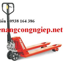 Xe nâng, Vỏ lốp xe công nghiệp, Phụ tùng thay thế